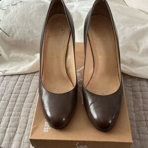 Louboutin simple 85 heels sz 40.5